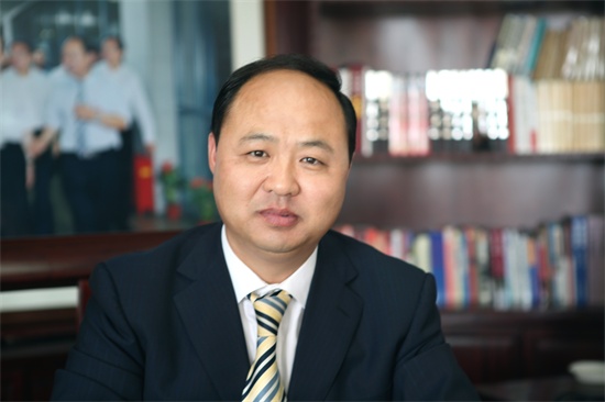 董事长照片.jpg